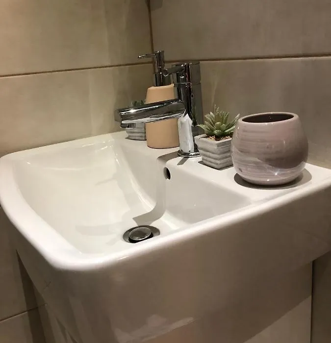 Cozy Central Apartment-1